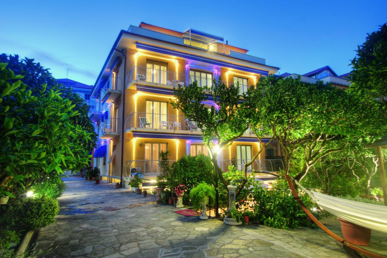 Hotel Villa Delibera Varazze Eksteriør bilde